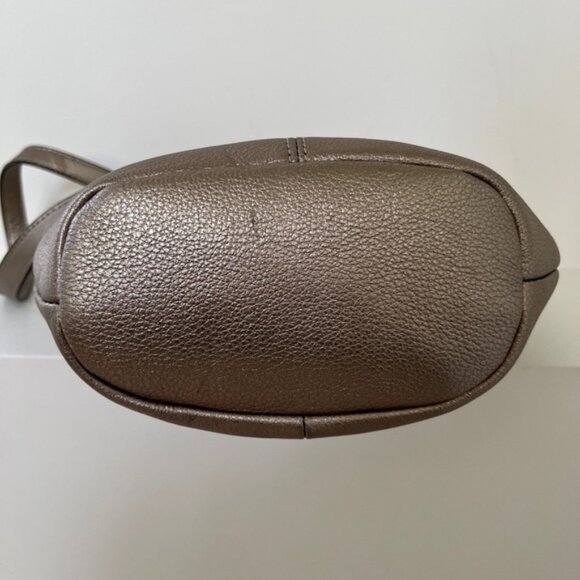 B. MAKOWSKY Metallic Gold Leather Crossbody Bag Turn Lock Branded Dust Bag - Picture 7 of 13